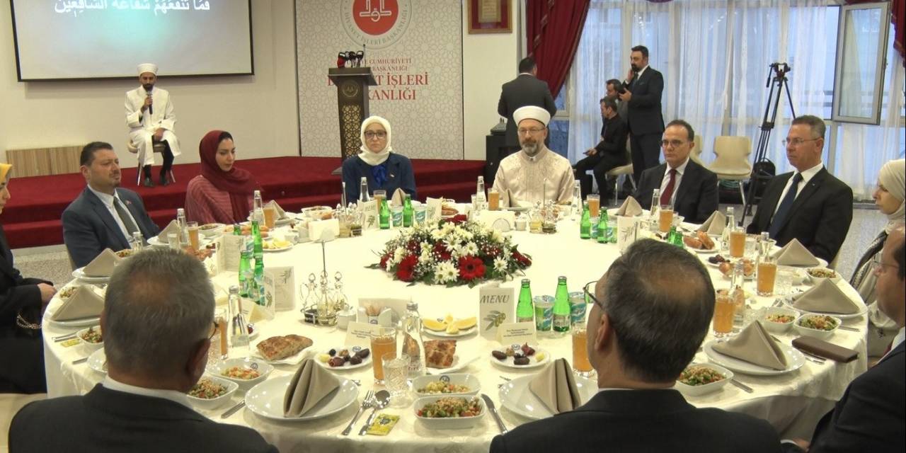 Diyanet, İslam Ülkeleri Büyükelçilerini İftar Sofrasında Ağırladı