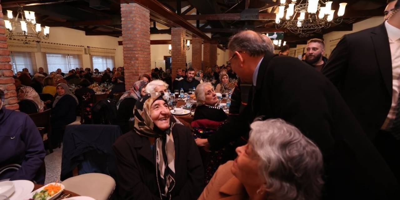 Bakan Özhaseki, Ankara’da Kentsel Dönüşüm Hak Sahipleriyle İftarda Buluştu