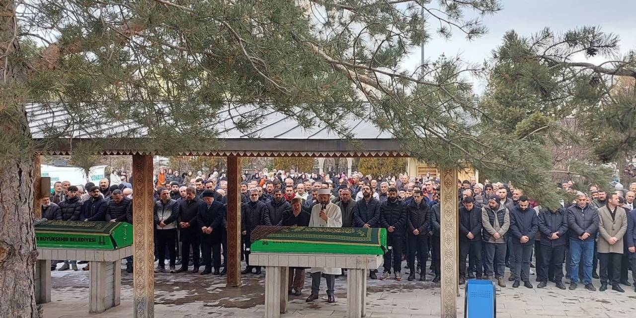 Eşi Ve Kızını Öldüren Öğretmen Tutuklandı