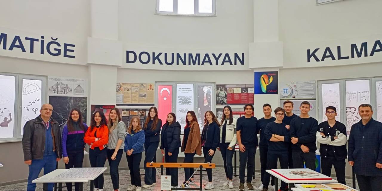Matematik Müzesini Bir Haftada 475 Öğrenci Ziyaret Etti