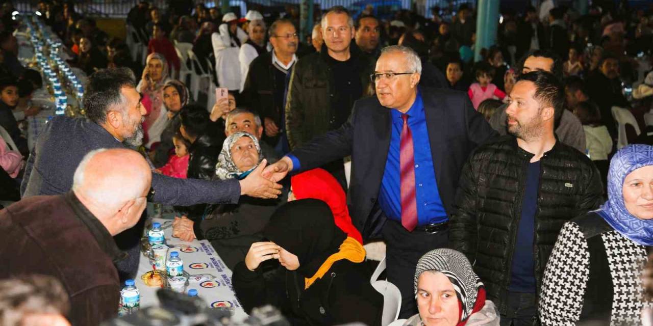 Başkan Arslan Büyükşehrin İftarında Hemşehrileriyle Buluştu