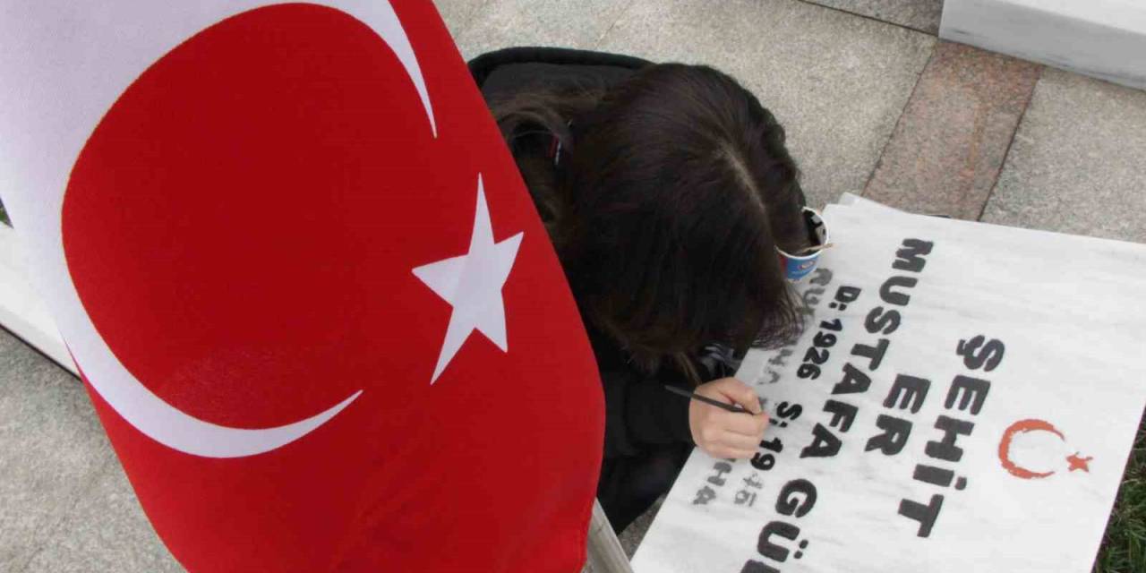 Şehit Mezarları Lise Öğrencilerinin Eli İle Güzelleşiyor