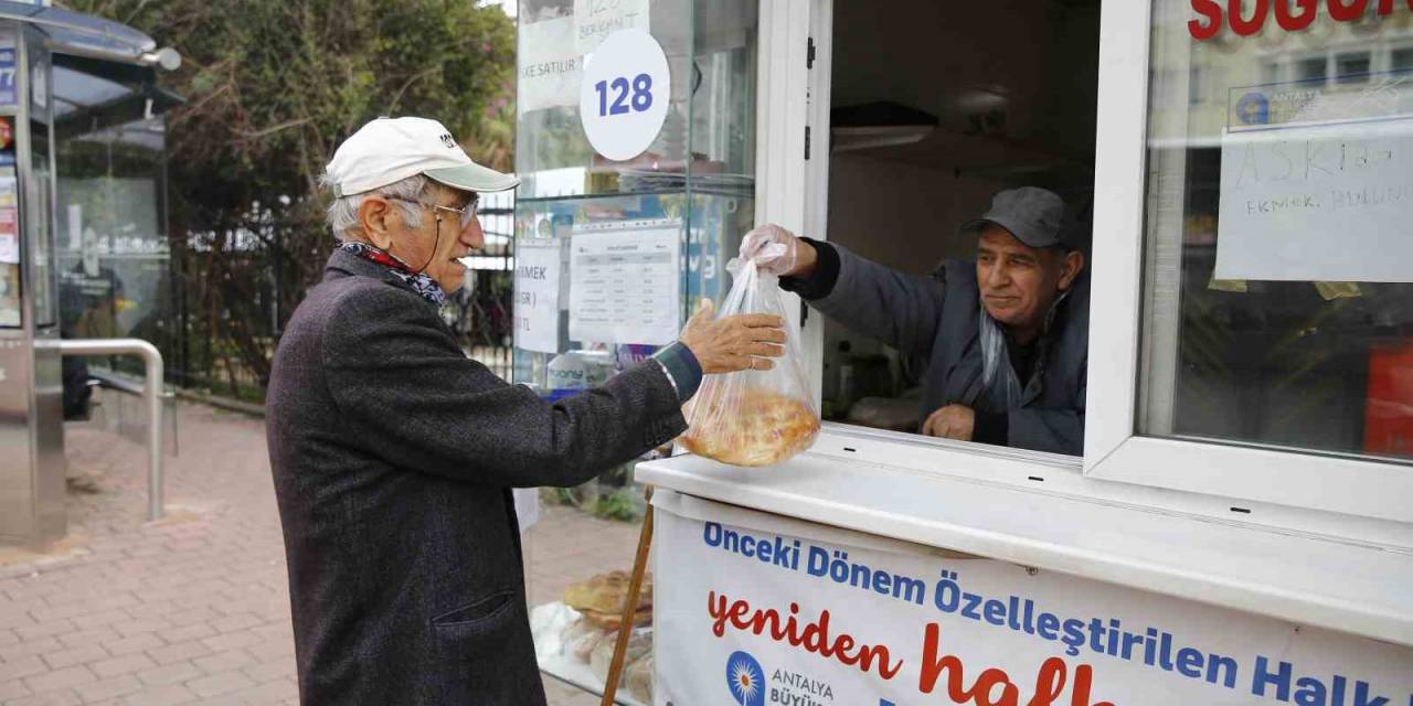 Ramazan Pidesi Halk Ekmek Büfelerinde