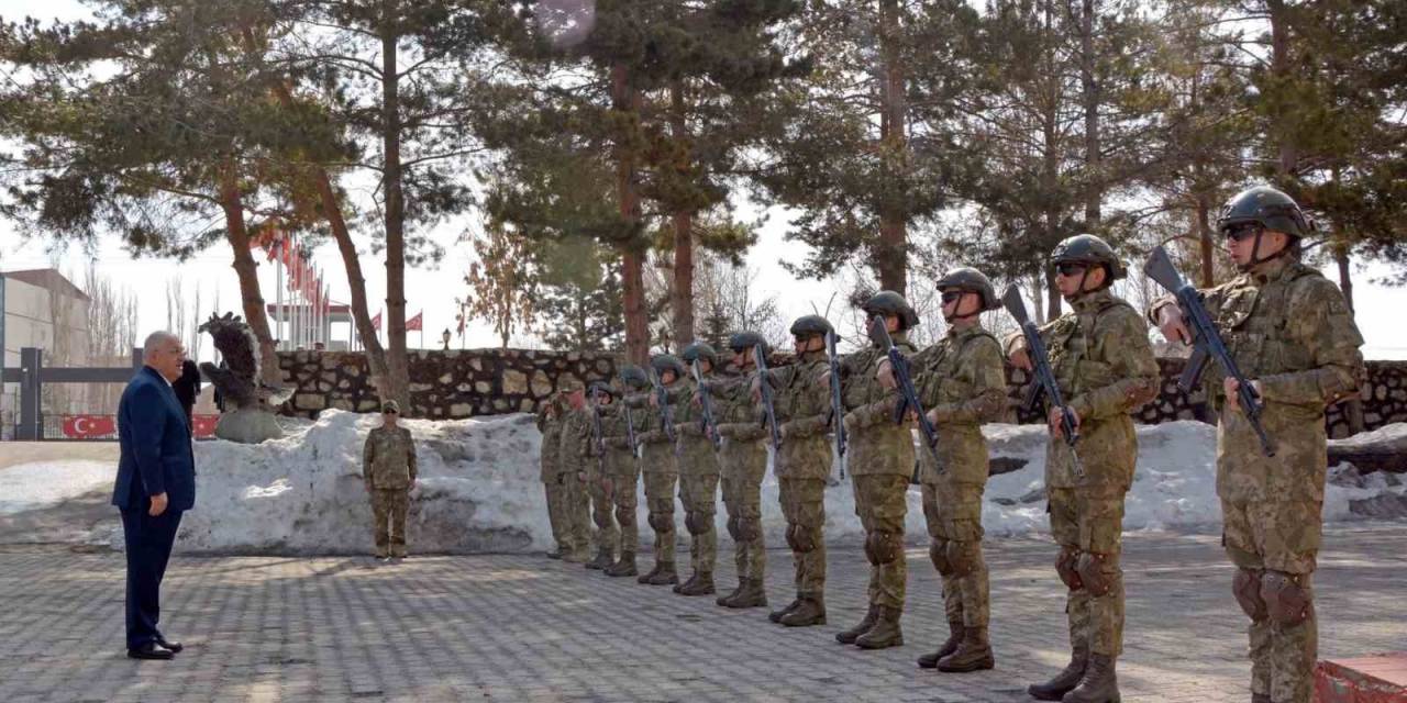 Bakan Güler, Hakkari’de Bulunan 3’üncü Piyade Tümen Komutanlığında İnceleme Ve Denetlemelerde Bulundu