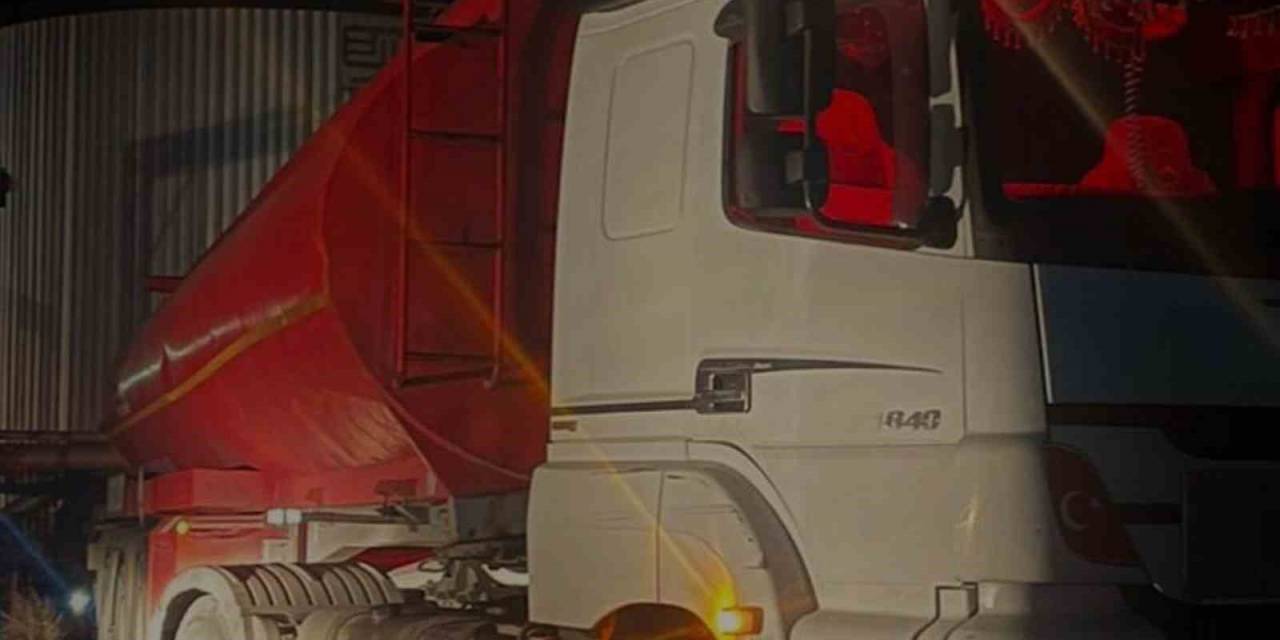 Batman’da Tankerde Yapılan Aramada 21 Ton Kaçak Akaryakıt Ele Geçirildi