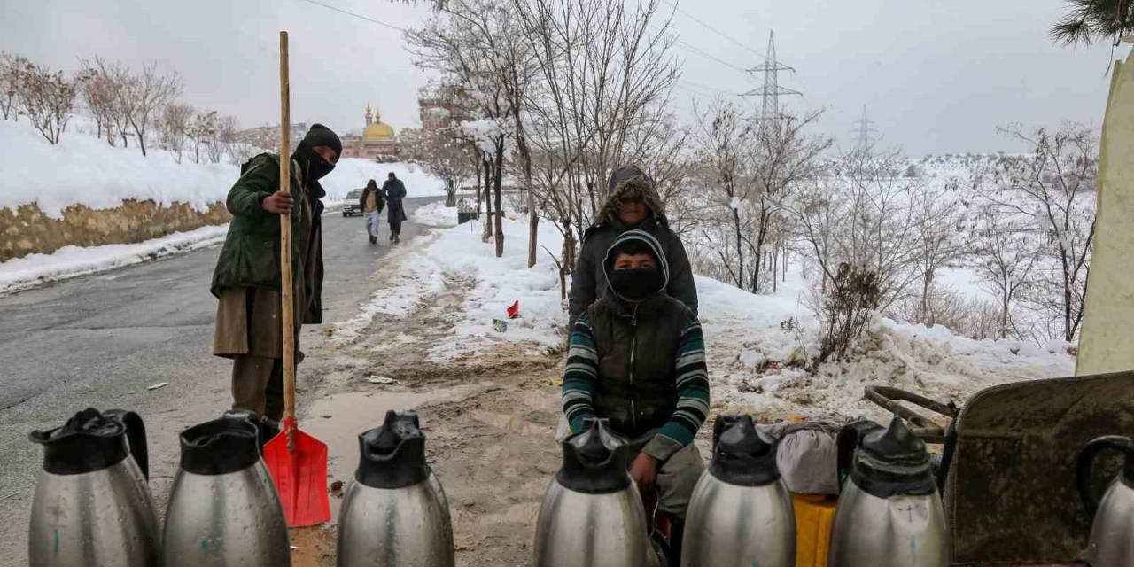 Afganistan’da Soğuk Hava Nedeniyle 60 Kişi Hayatını Kaybetti