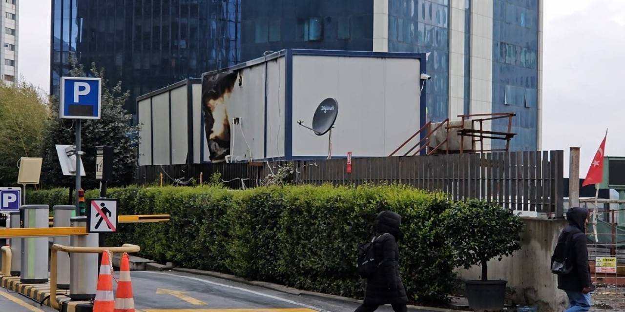 Maslak’ta İşçilerin Kaldığı Konteynerde Yangın