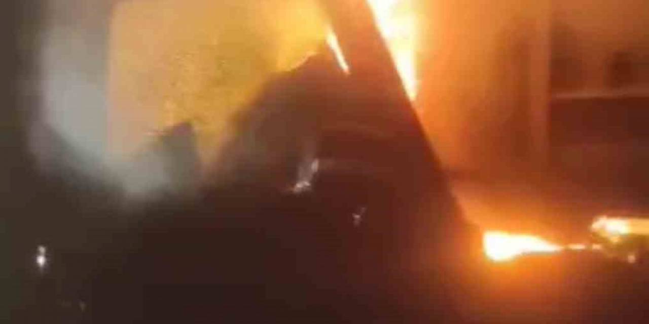 Bursa’da Lüks Cip Tıra Çarptı: Vatandaşlar Sürücüyü Alevlerin Arasından Kurtardı