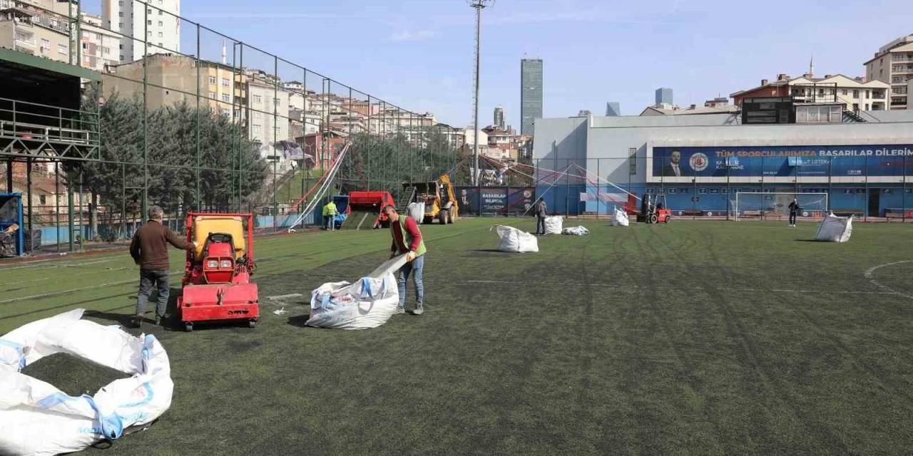 Kağıthane’deki Tüm Futbol Sahaları Yenileniyor