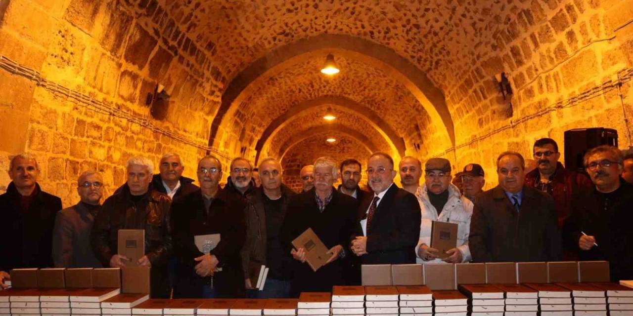 Kahramanmaraş’ta “Afşinli Şairler Ve Ozanlar Antolojisi” Eshab-ı Kehf’te Tanıtıldı