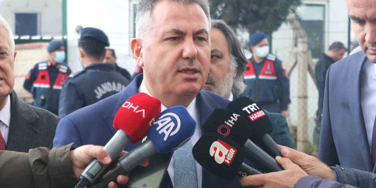 İzmir Valisi Elban: “Yangın Büyük Ölçüde Kontrol Altına Alındı”