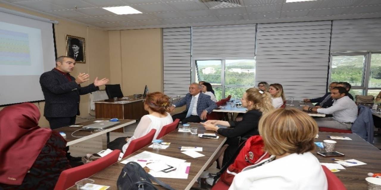 Öğretme Ve Öğrenmenin Merkezi Ata-ögem