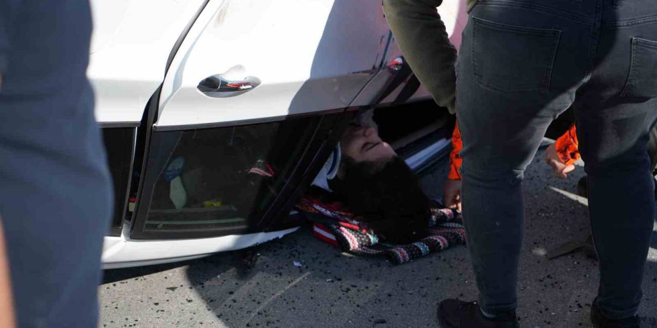 Edirne’de Takla Atan Otomobil Sürücüsü Sıkıştığı Yerden Kurtarıldı