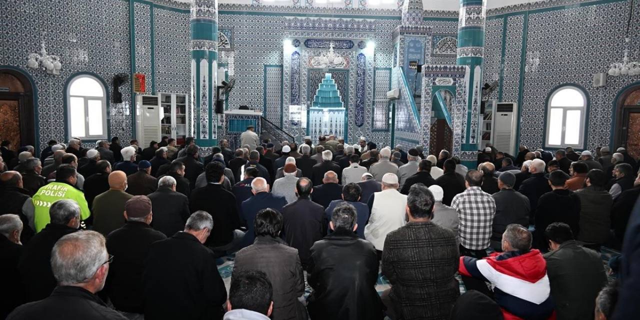 Osmaniye’de, Çanakkale Zaferi’nin 109. Yılında Şehitler İçin Mevlit Okutuldu