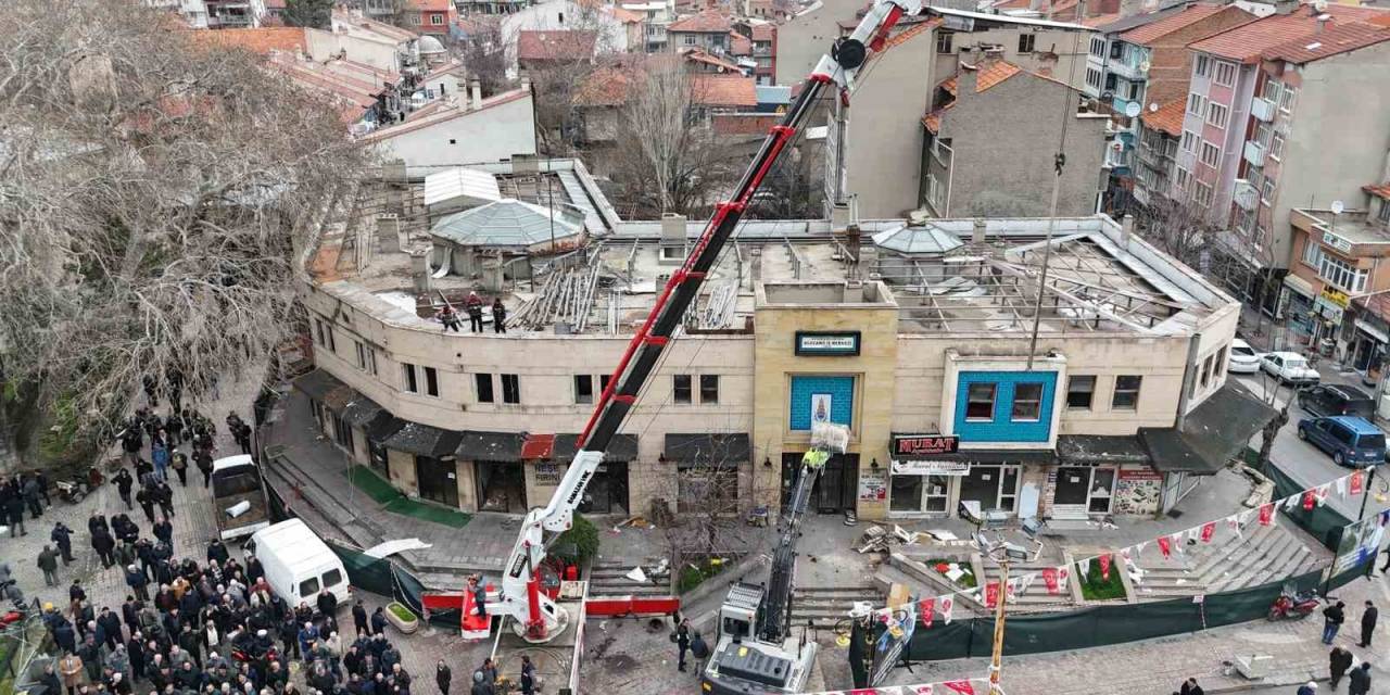 Kütahya Ulu Camii’nin Önü Açılıyor