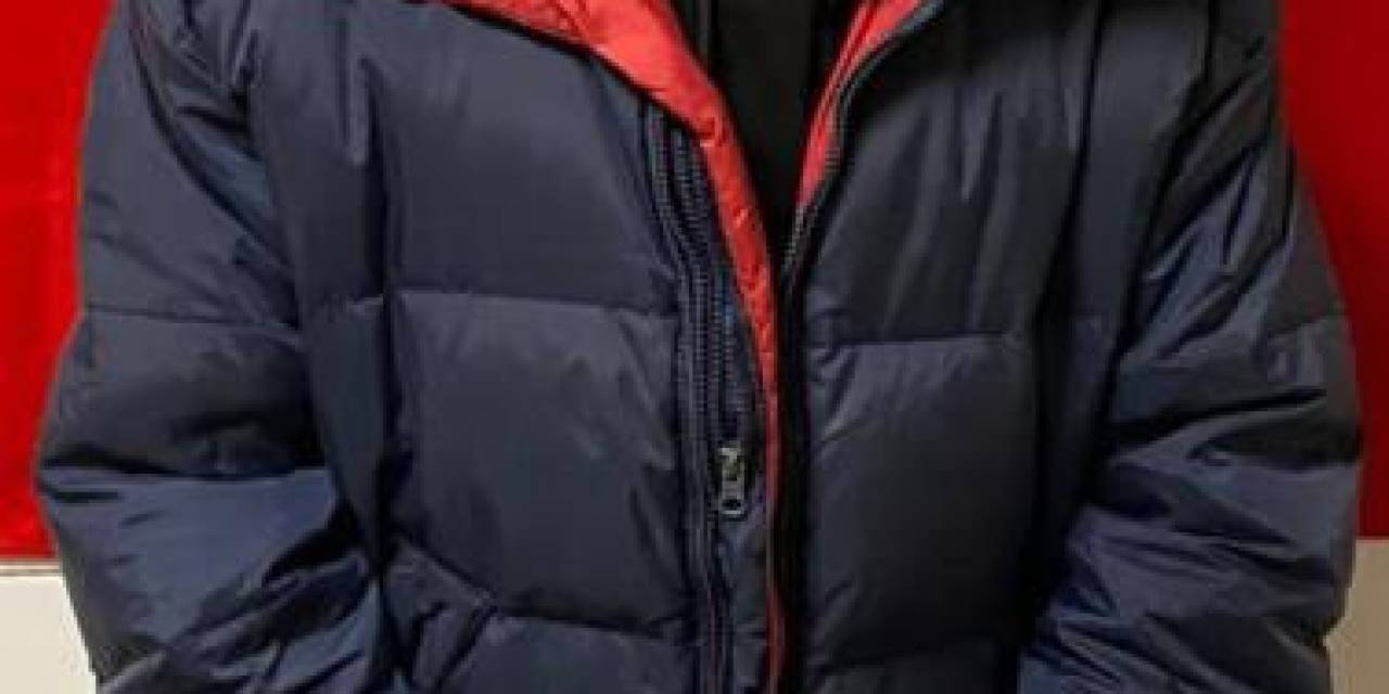 Beylikdüzü’nde Markete Giren Hırsız Çaldığı Ürünleri Çantaya Ve Göğsüne Sakladı