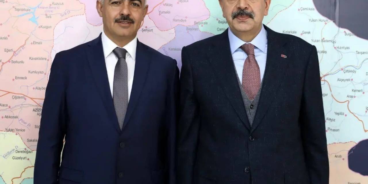 Bakan Yusuf Tekin’den Oltu’ya Büyük Yatırım Müjdeleri