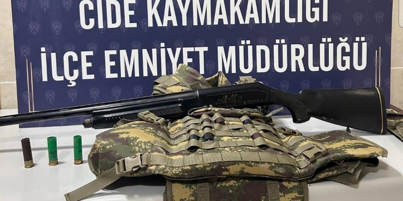 Kavga Ettiği Şahsa Benzettiği Kişiyi Rehin Aldı, Tutuklandı