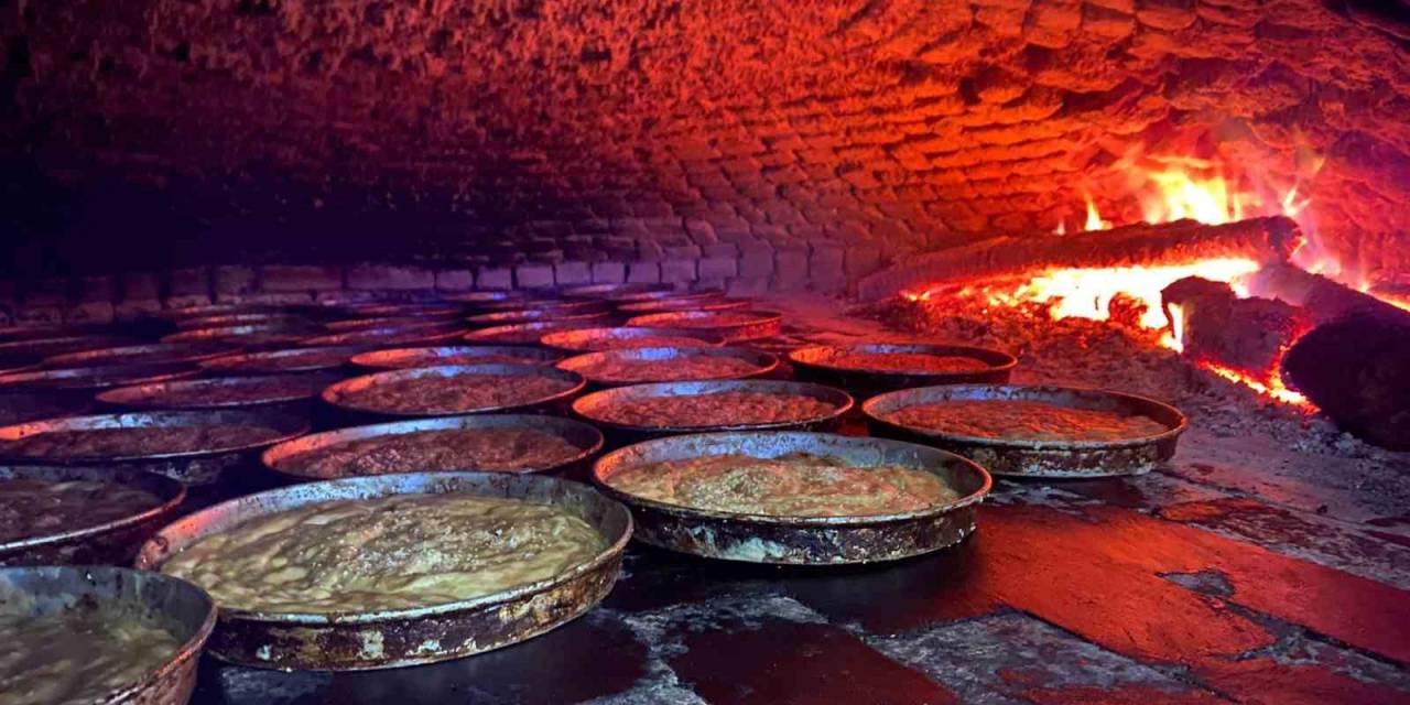 Aksaray’ın Coğrafi İşaret Belgeli Tahinli Pidesi Ramazan Ayının Vazgeçilmezi Oldu