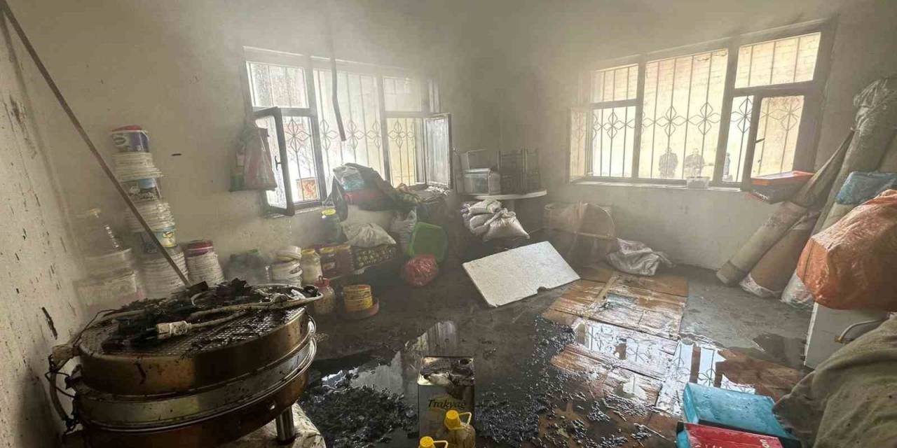 Yüksekova’da Çıkan Yangında Ev Kullanılamaz Hale Geldi