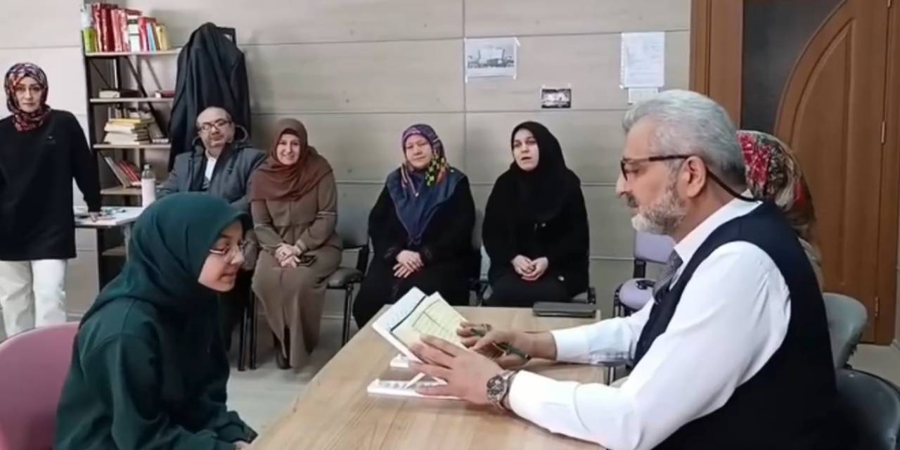Korona Virüs Sebebiyle Hayatını Kaybeden Babasının Vasiyetini Yerine Getirdi, Hafız Oldu