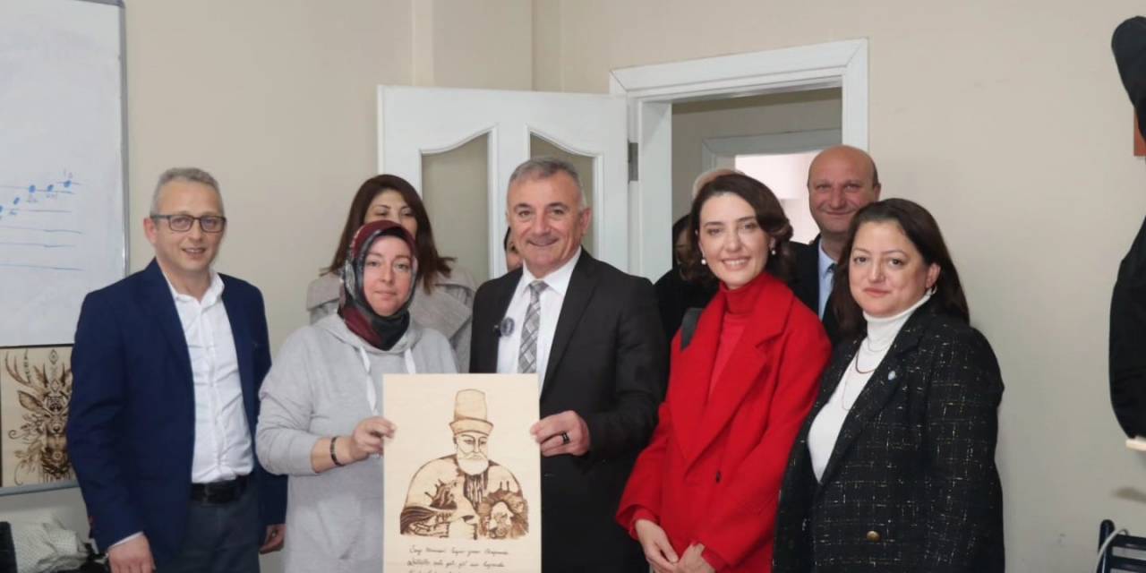 Sesli Ve Ekibi Cemevi’nde Alevi Vatandaşlarla Buluştu