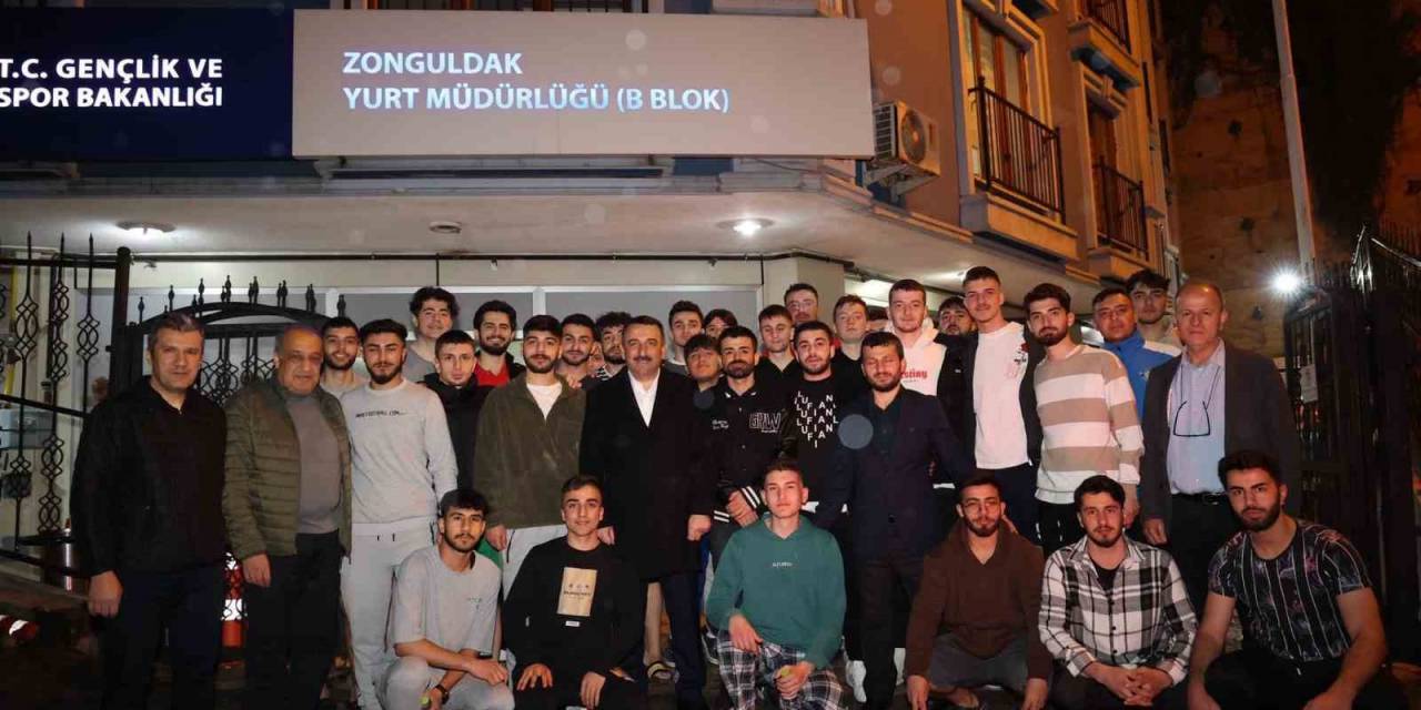 Vali Hacıbektaşoğlu, Gençlerle Buluştu