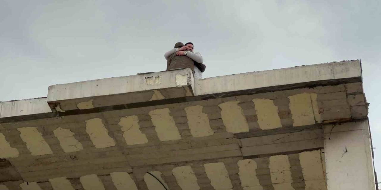 İntihar Girişiminde Bulunan Şahsa Çocuktan Dikkat Çeken Öğüt: ’’niye Atlıyorsun, Orada Yanacaksın’’