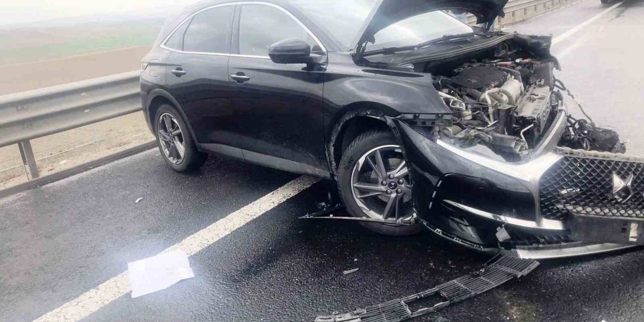 Kayganlaşan Yol Kazaları Beraberinde Getirdi: 1 Yaralı