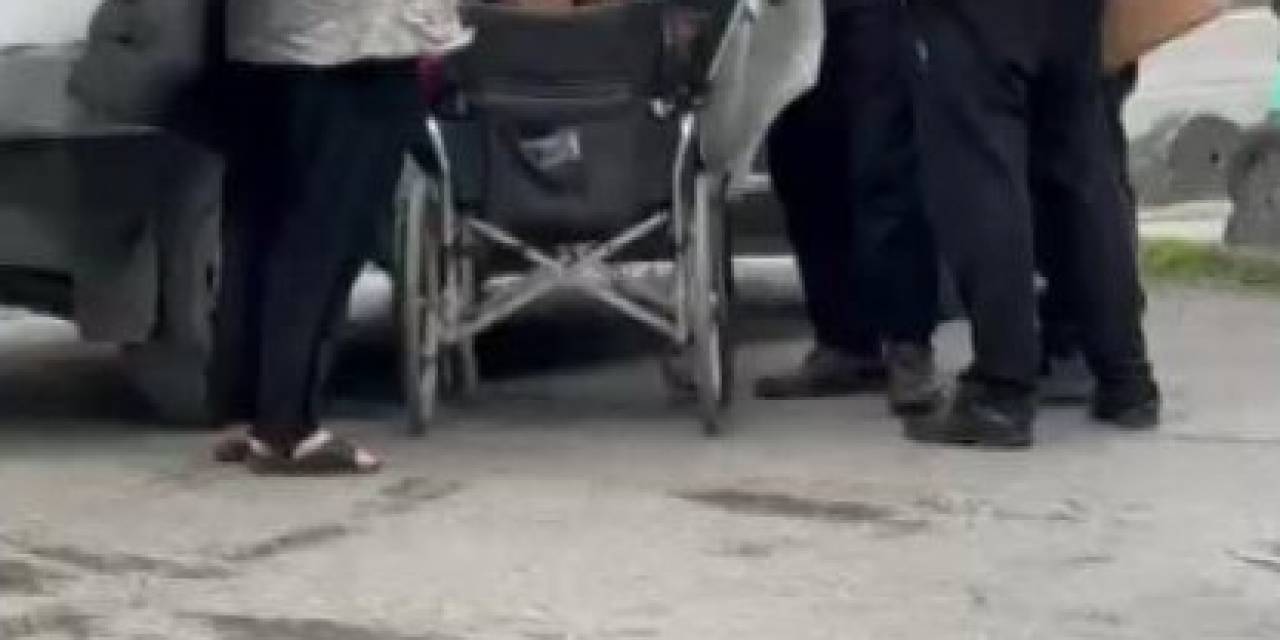 Çekmeköy’de Dilencilik Yapacağı Yere Araba İle Taşınan Dilenci Kamerada