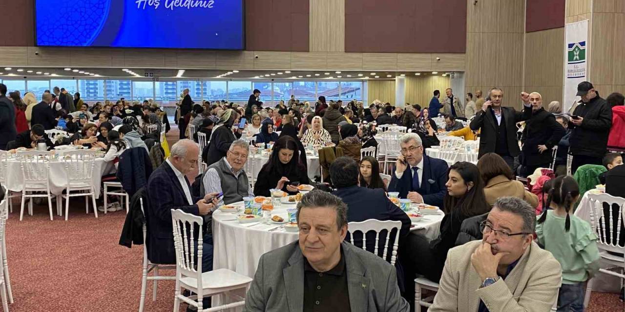 Gençlik Ve Spor Bakanı Bak, Bahçelievler’de İftar Programına Katıldı