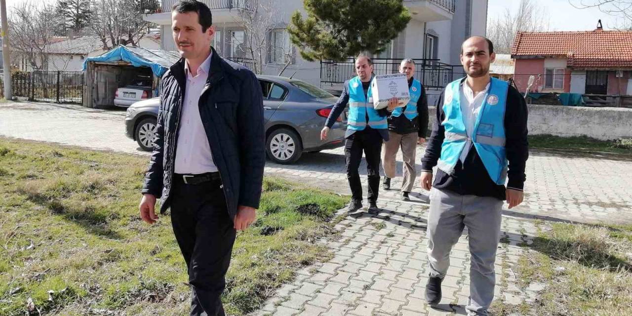 Dumlupınar’da İhtiyaç Sahiplerine Yardım Kolisi Dağıtıldı