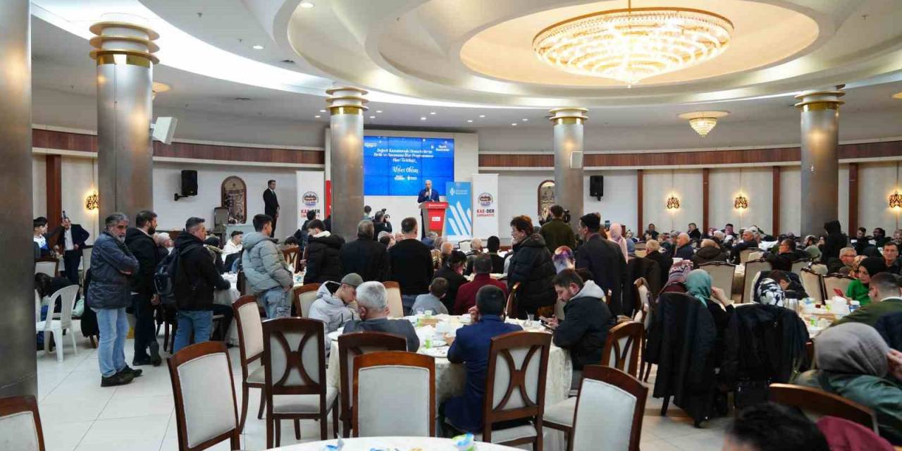 Ümraniye Belediye Başkanı Yıldırım, Vatandaşlar İle İftar Yemeğinde Buluştu