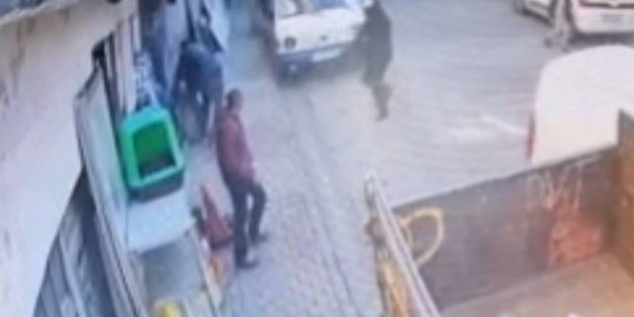 İstanbul’da Silahlı Saldırı Kamerada: Hedefini Vuramayınca İş Yerine Sıkıp Kaçtı
