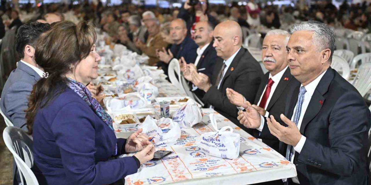 Başkan Uysal: “Etle Tırnak Gibi Olalım”