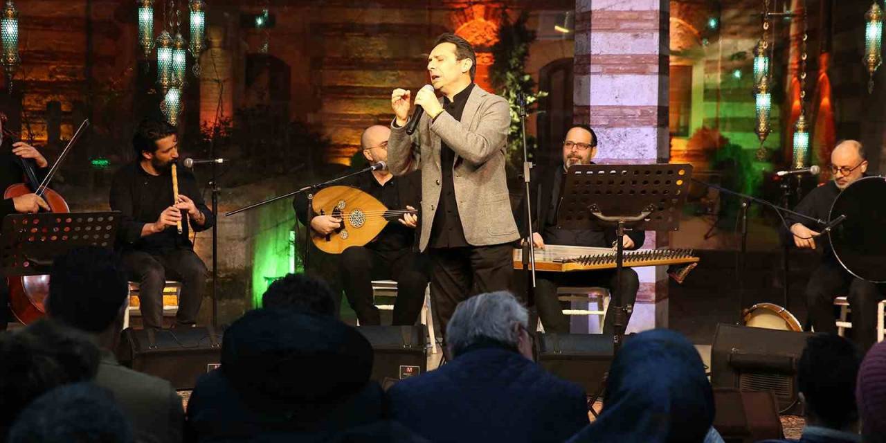 Fatih Koca’dan Kalplere Dokunan İlahi Dinletisi