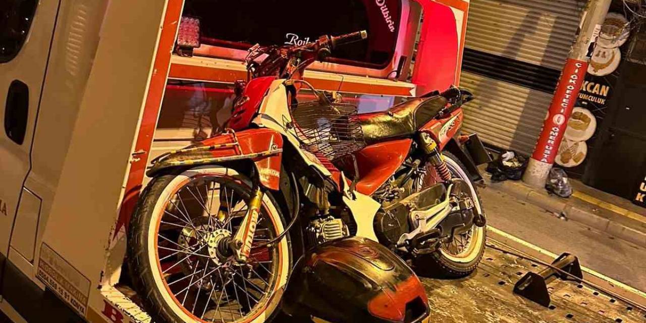 Mardin’de Motosiklet Devrildi: 2 Yaralı