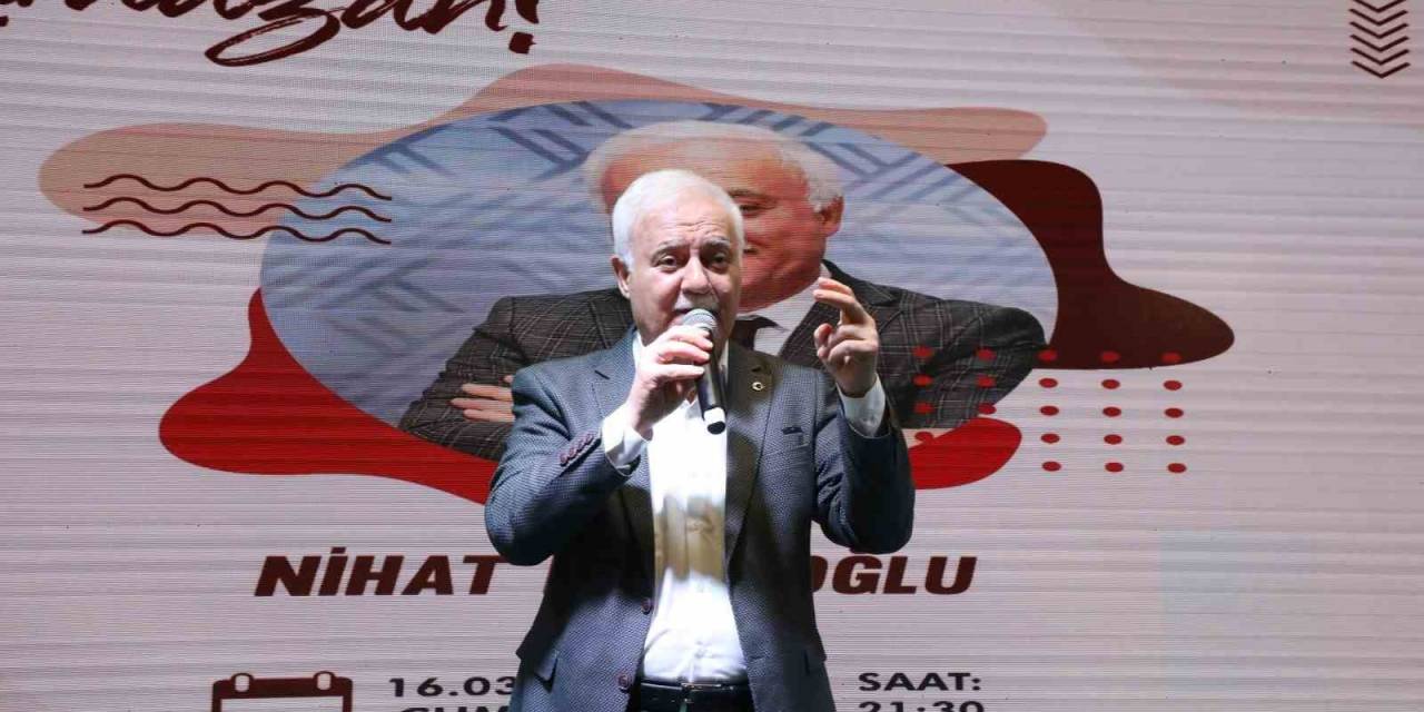 Eyüpsultan’da Nihat Hatipoğlu Seminerine Yoğun İlgi