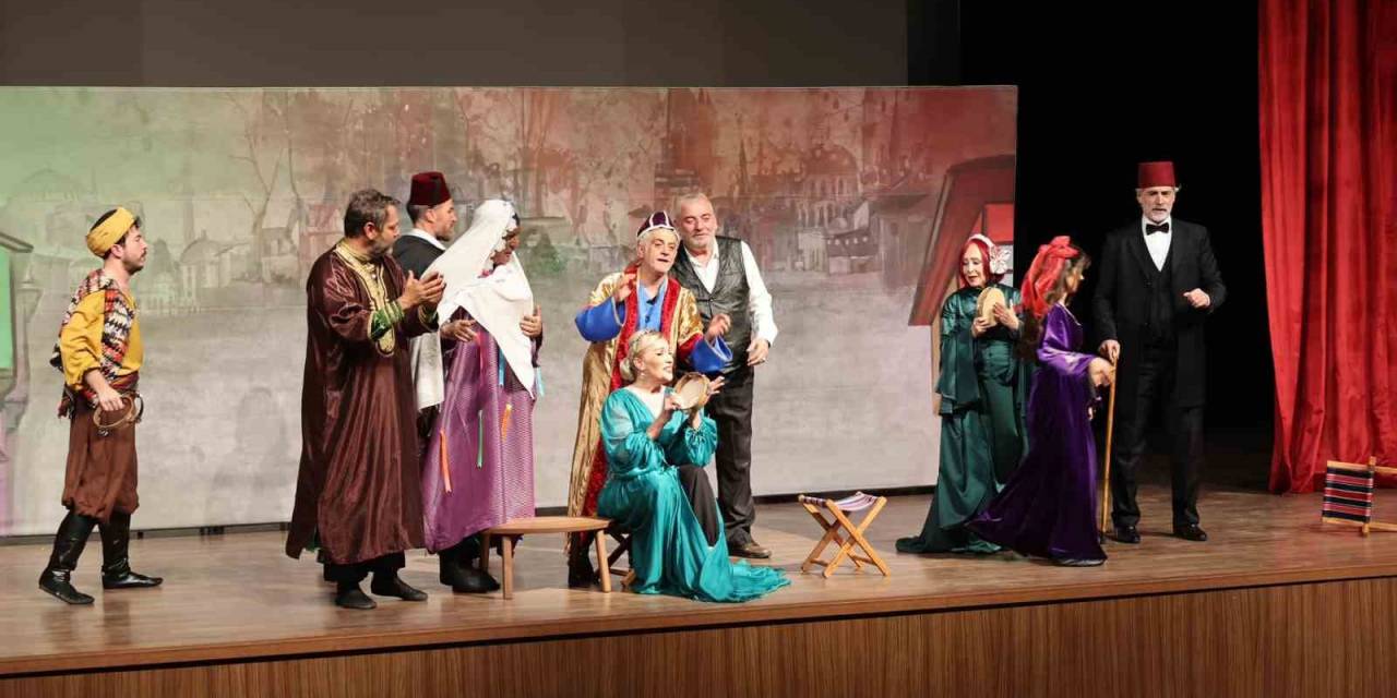 “Bir Eski Zaman Hikayesi" Adlı Tiyatro Oyunu Beğeni Aldı