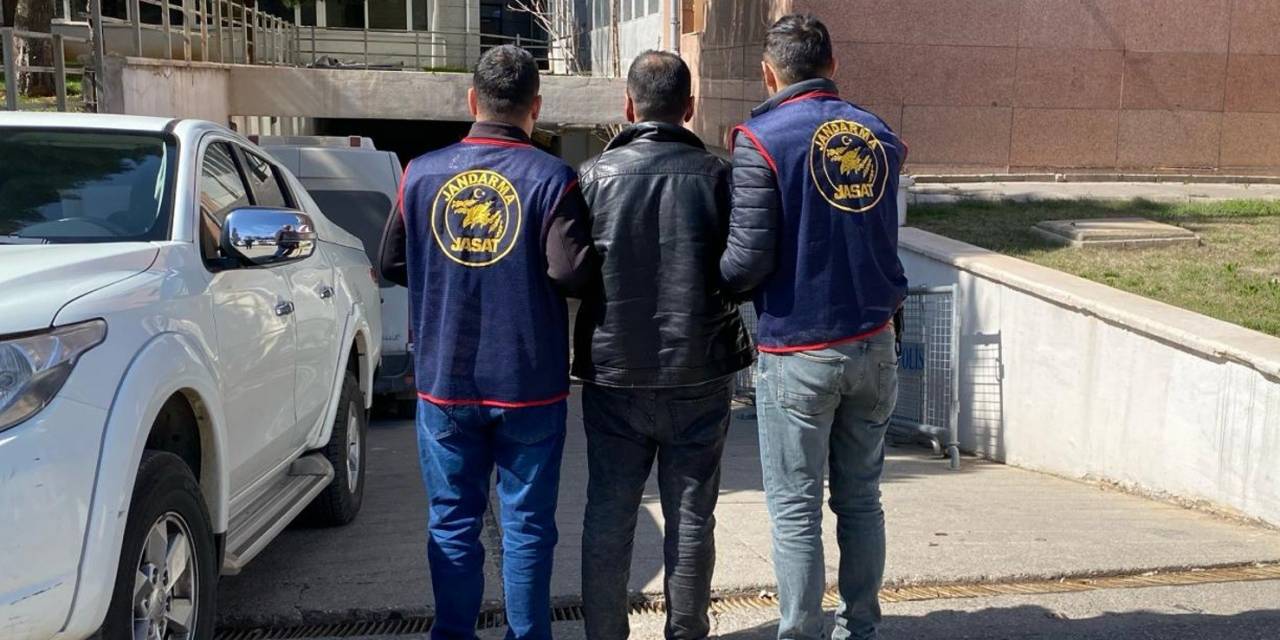 11 Ayrı Suçtan 10 Yıldır Aranan Şüpheliyi Jandarma Yakaladı