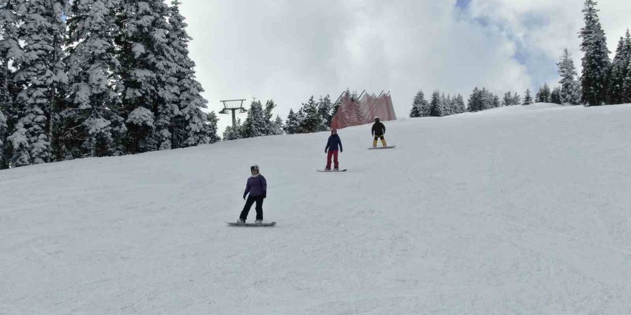 Ilgaz Dağı’nda Mart Ayında Kar Güzelliği: Ramazan’da Kayak Keyfi