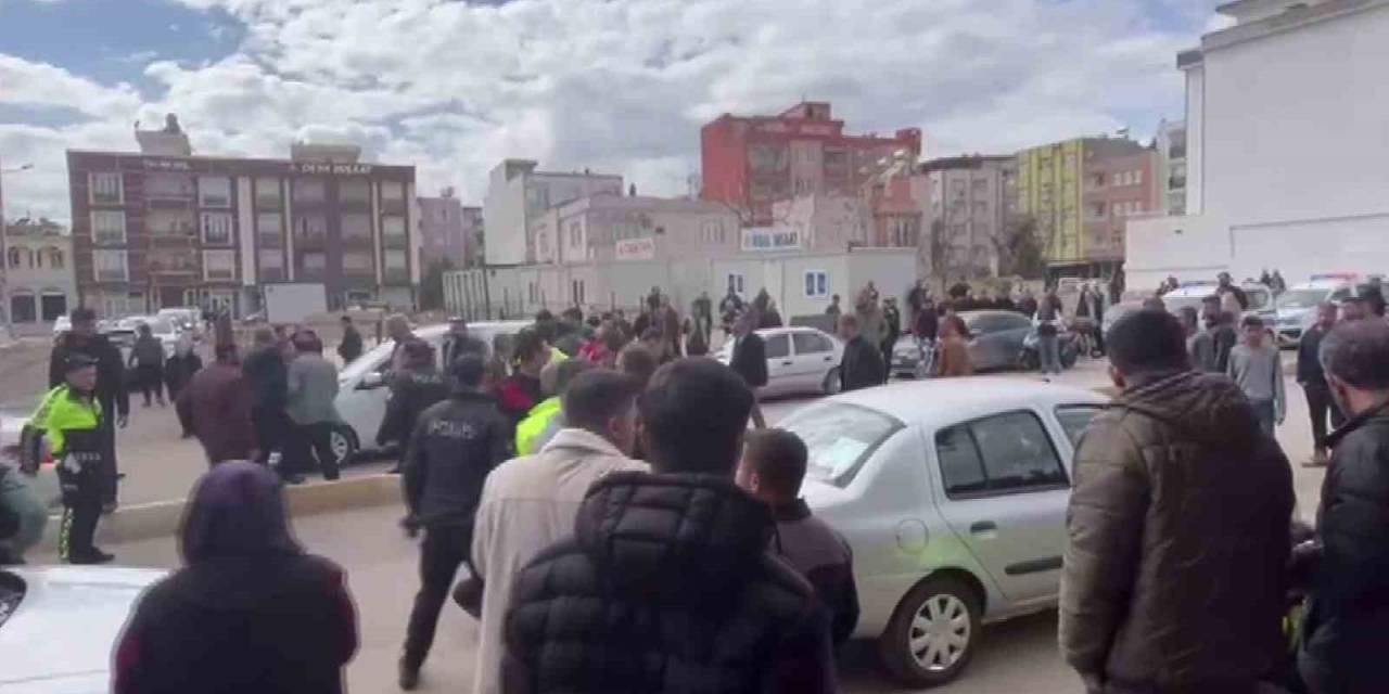 Kaza Sonrası Ortalık Karıştı: 3 Gözaltı