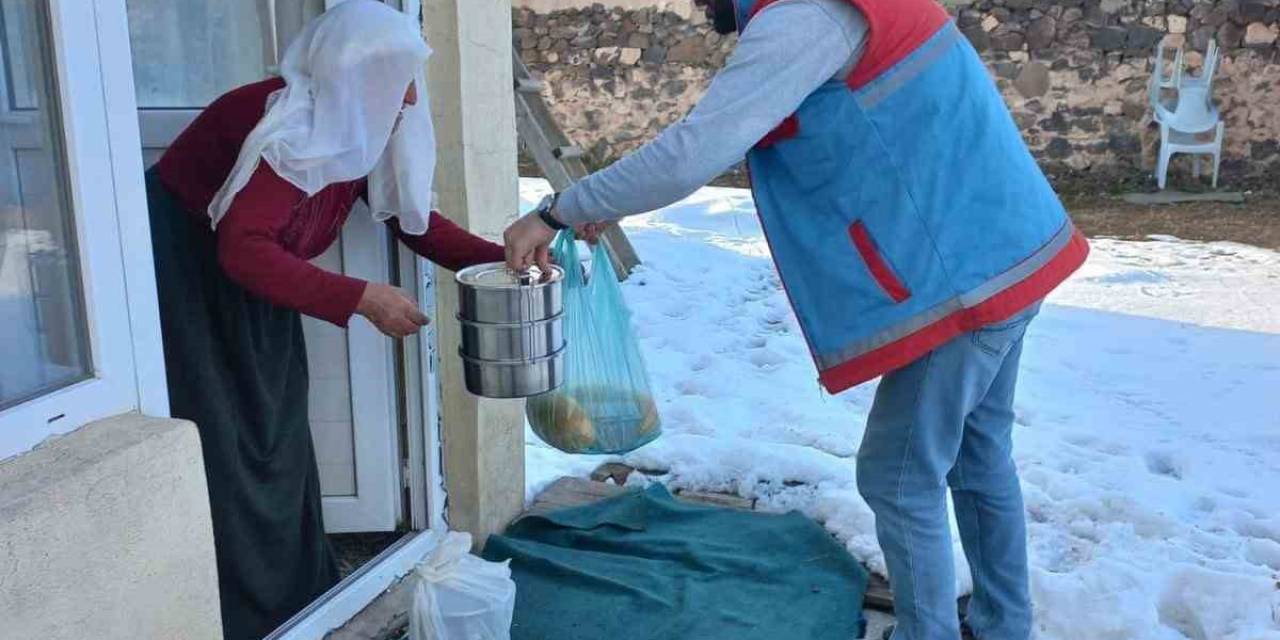 Diyadin’de İftar Sofraları Kapıya Teslim
