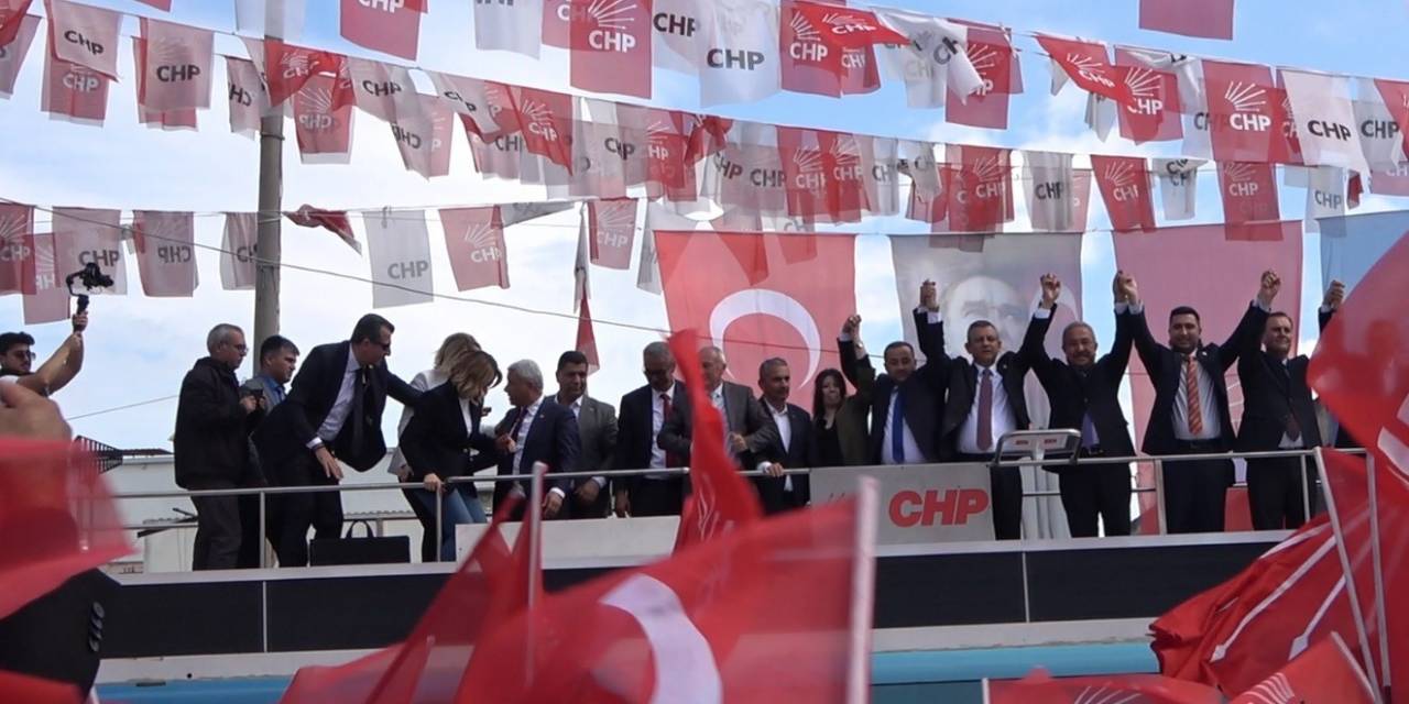 Chp Genel Başkanı Özel, Osmaniye’de Partililerle Buluştu