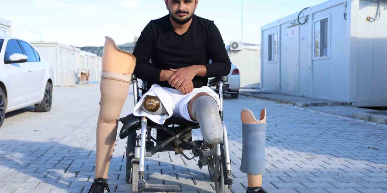 Enkazdan 2 Gün Sonra Kurtulan Genç Yeni Protez İstiyor