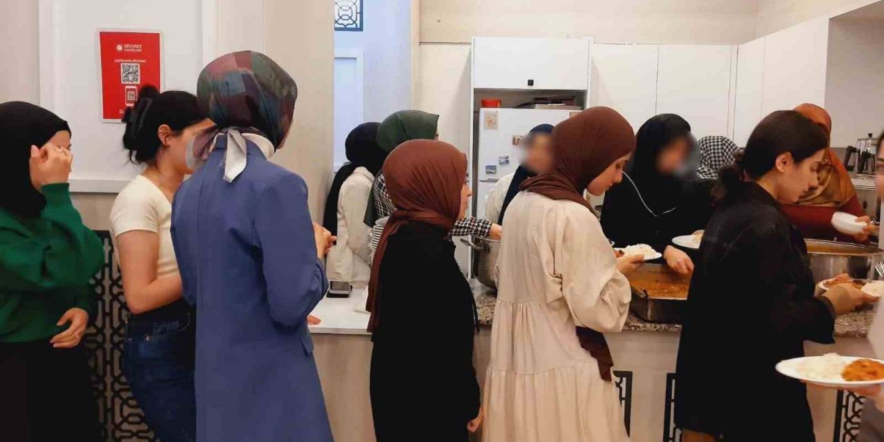 İftar Buluşmaları Gençlik Merkezlerinde Başladı