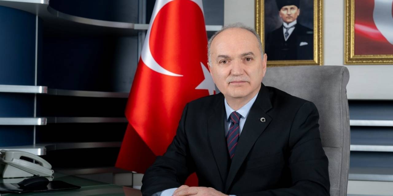 Başkan Özlü “18 Mart, Vatan Sevgisinin Dünyaya Gösterildiği Şanlı Tarih”