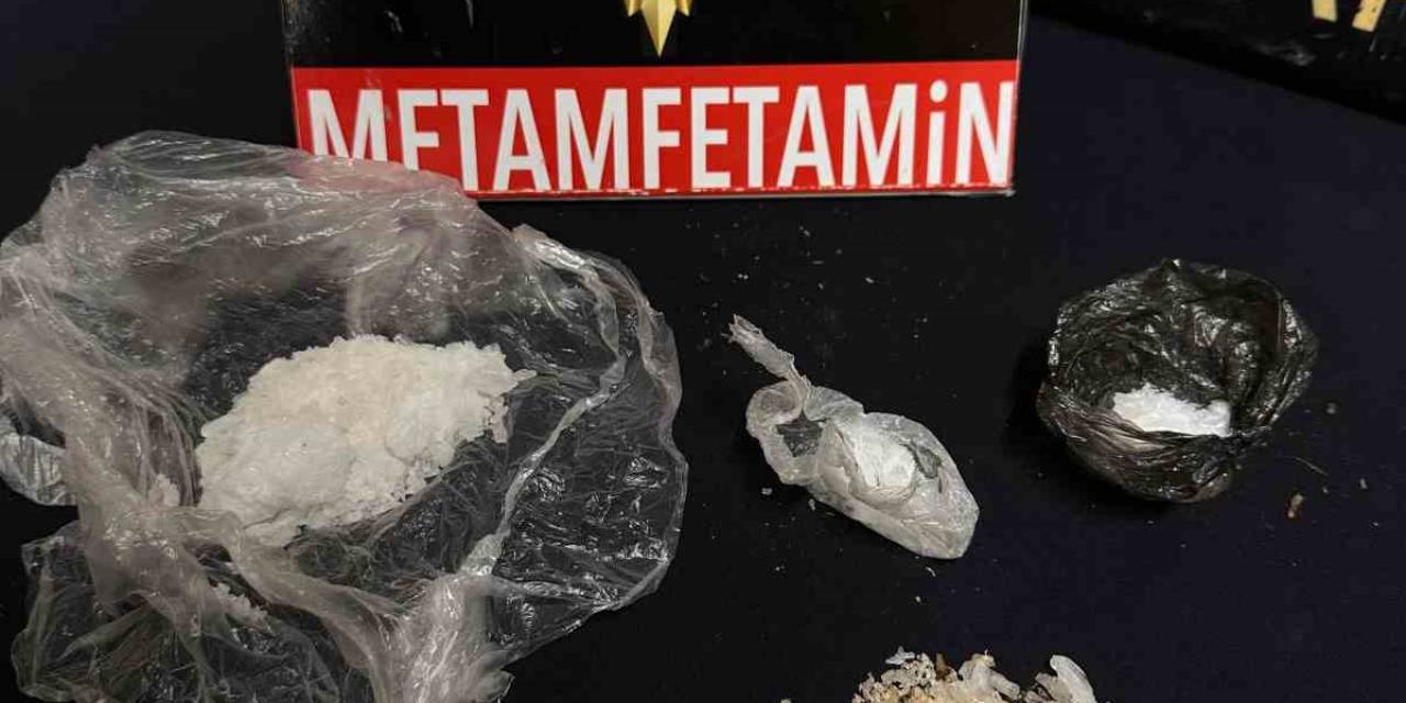 Polisin Durdurduğu Araçtan Uyuşturucu Çıktı: 2 Tutuklama