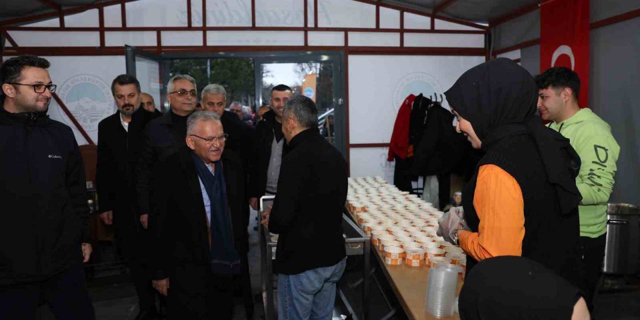 Başkan Büyükkılıç; Büyükşehirin İftar Sofrasını Ziyaret Etti