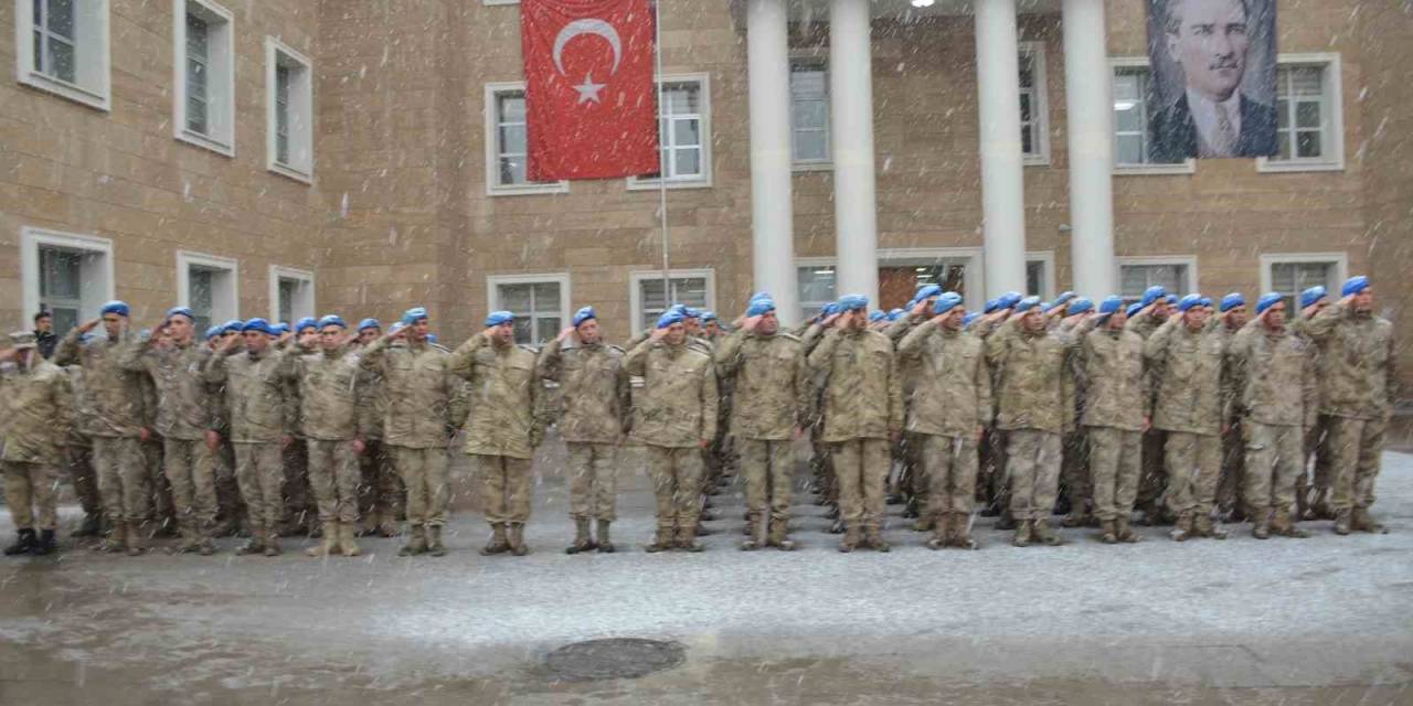 Beytüşşebap’ta Mehmetçik Ve Öğrenciler Kar Altında Çanakkale Zaferini Kutladı